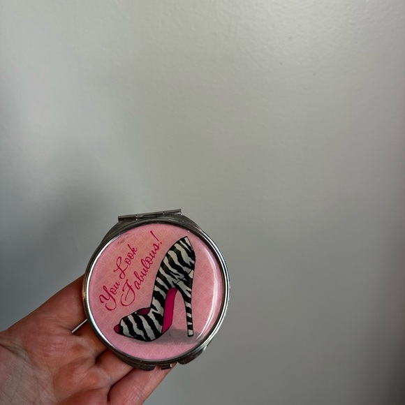 Compact Mirror - Picture 5 of 6